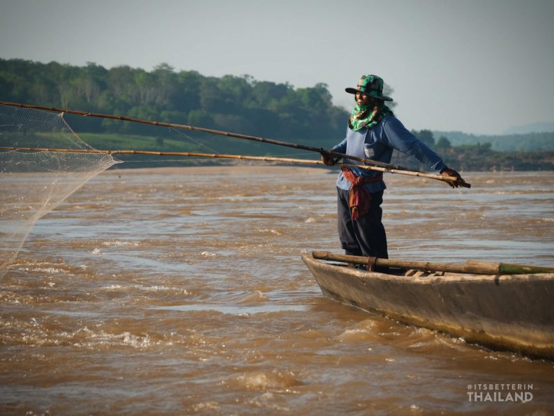 Fishermen on the Mekong between Thailand and Laos