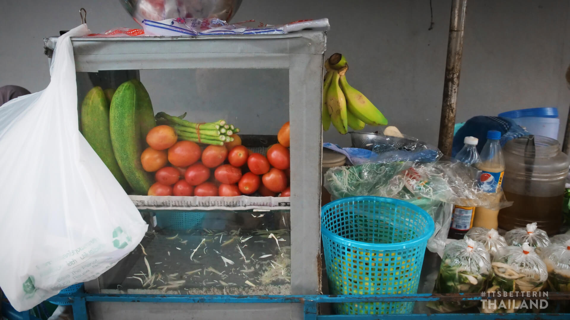 Thailand street food papaya salad som tum