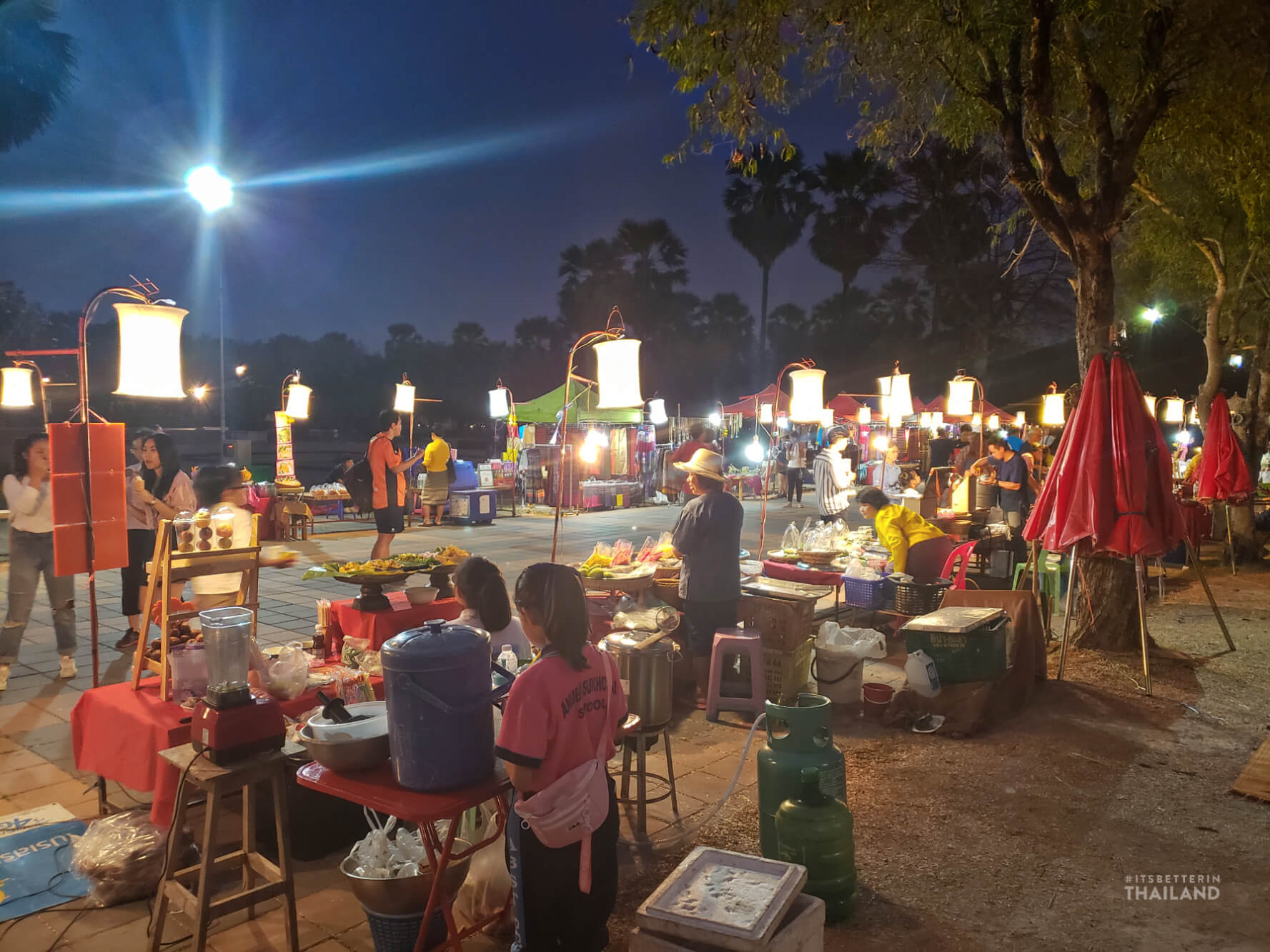 sukhothai night market
