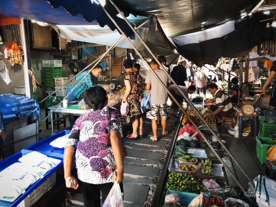 Mae Khlong Railway Market in Samut Songkhram - It's better in Thailand