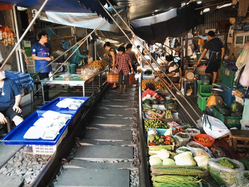 Mae Khlong Railway Market