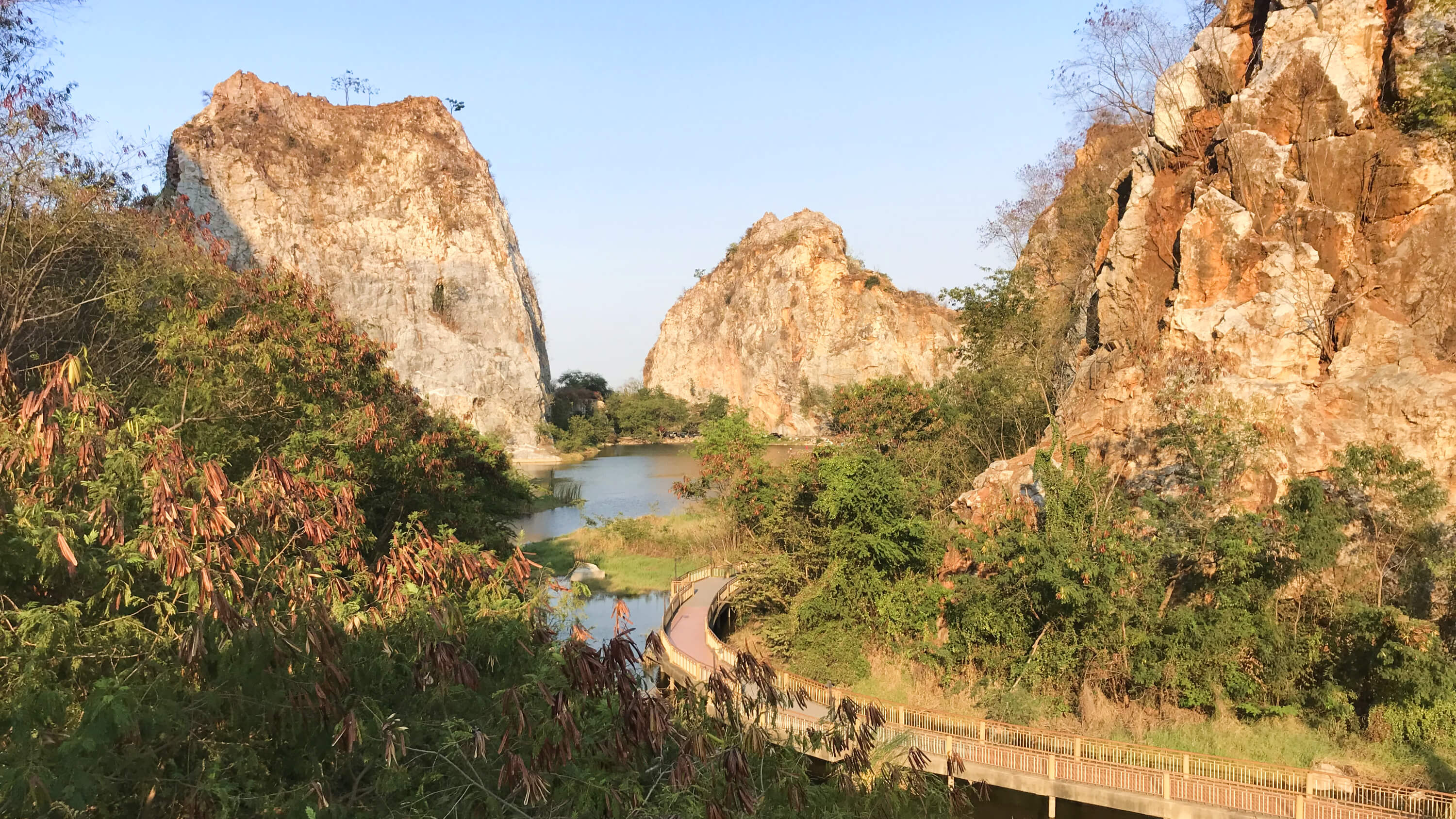 Khao Ngu Stone Park in Ratchaburi - It's better in Thailand