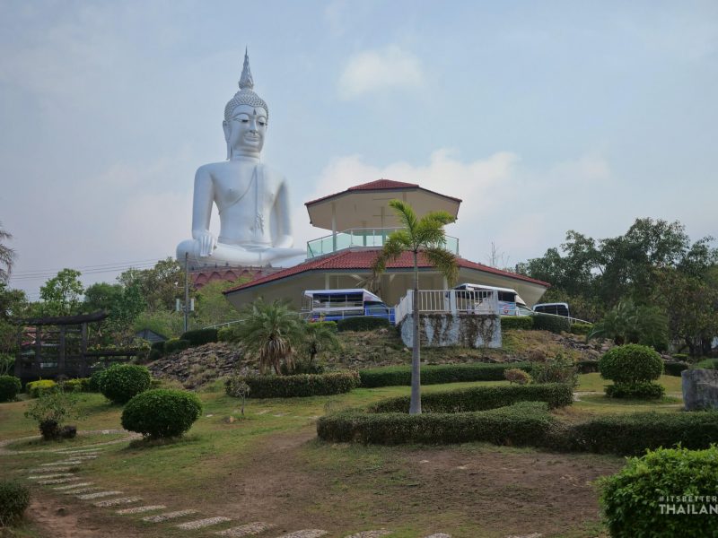 Wat Roi Phra Putthabat Phu Manorom, Mukdahan