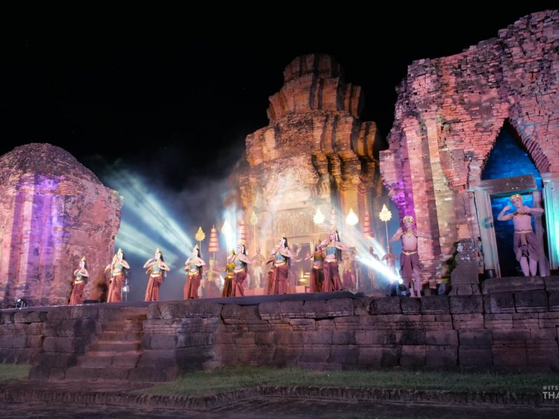 Prasat Muang Tam cultural show